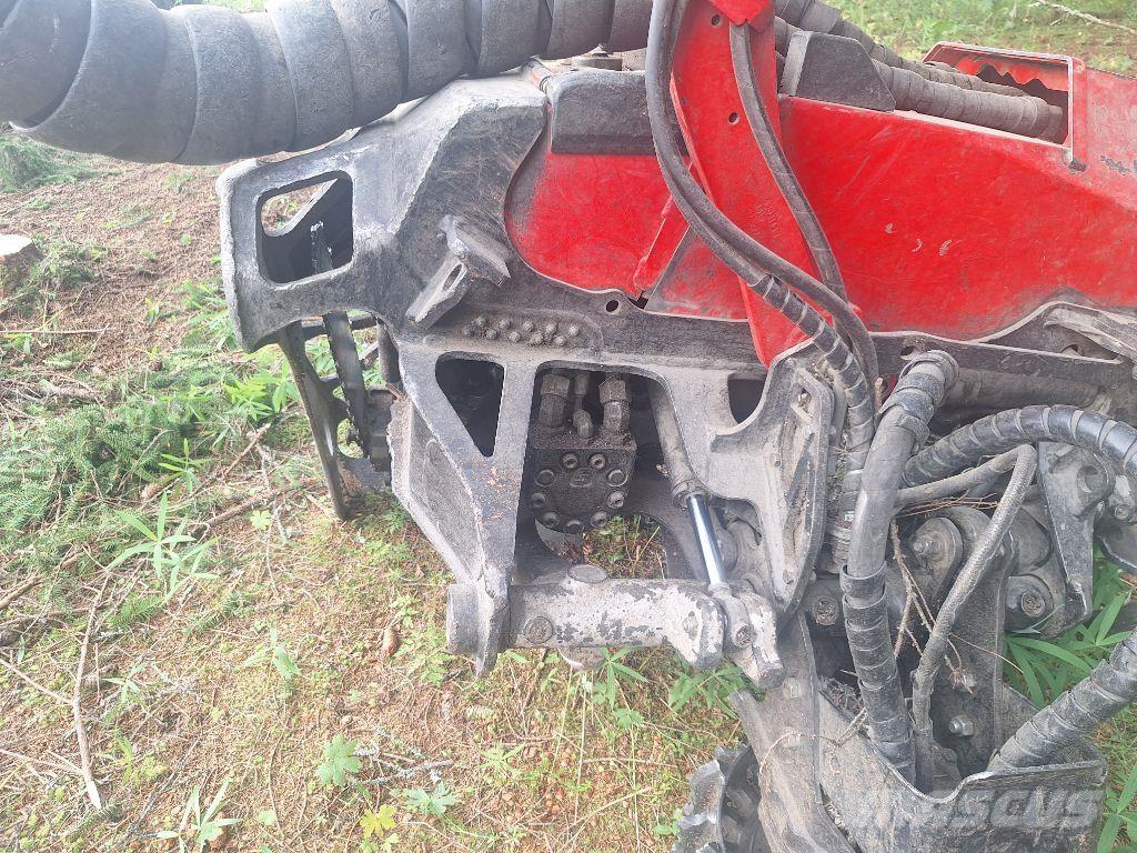 Komatsu 911 Harvester