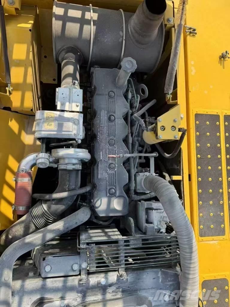 Komatsu 220-8 Raupenbagger