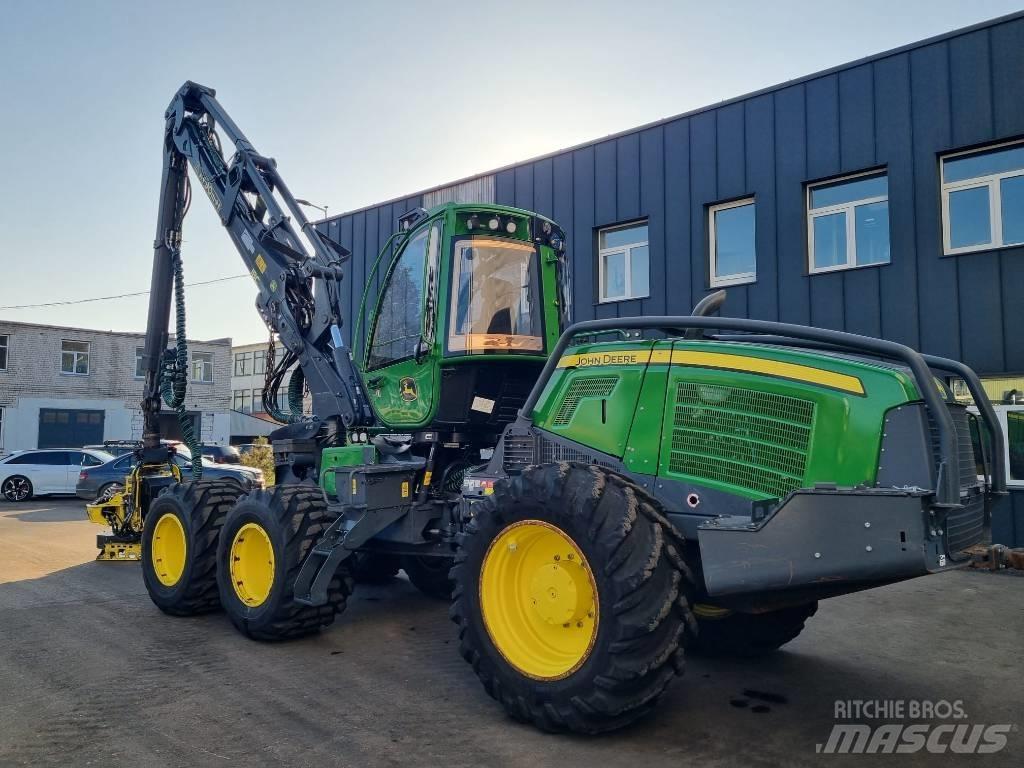John Deere 1170 G Harvester