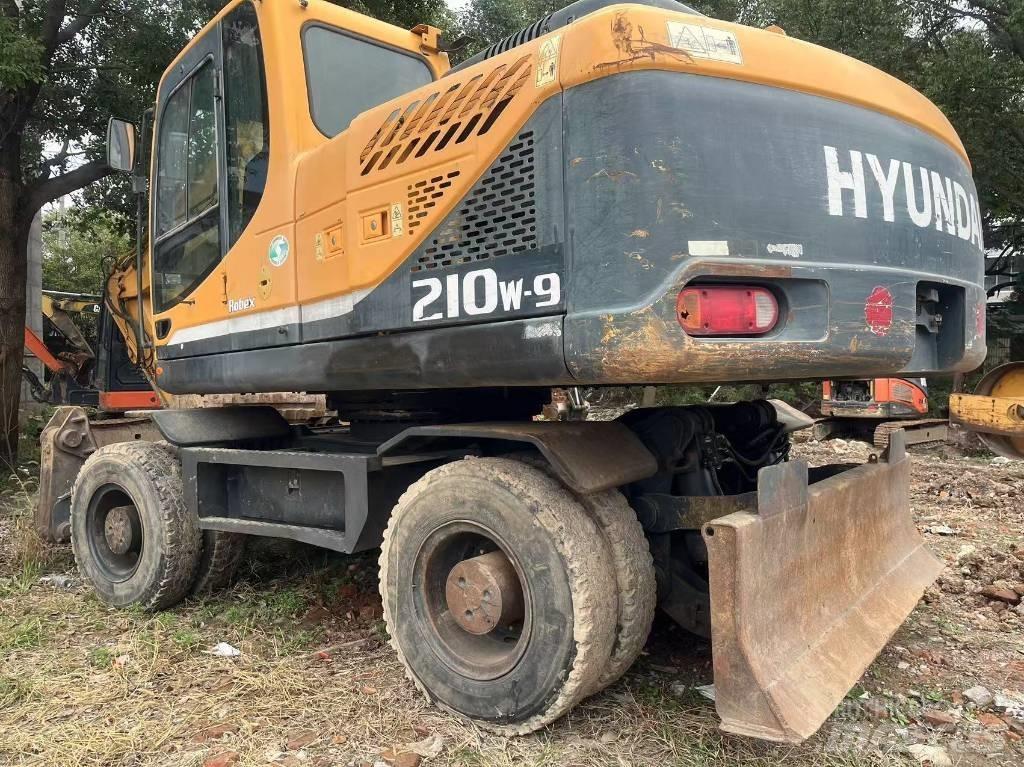 Hyundai R210W-9 Mobilbagger