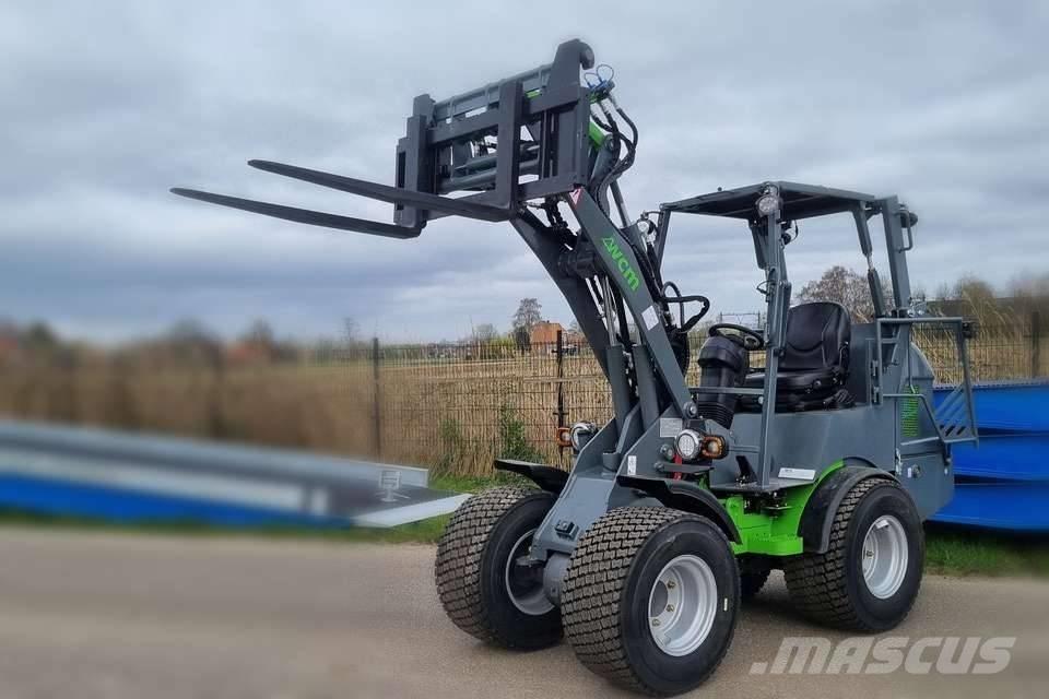 WCM L2316 und L2416 Hoflader