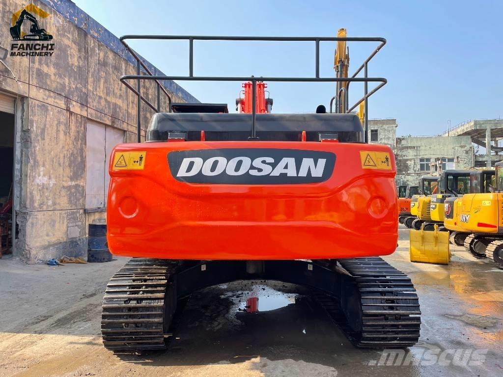 Doosan DX 300 LCA Raupenbagger
