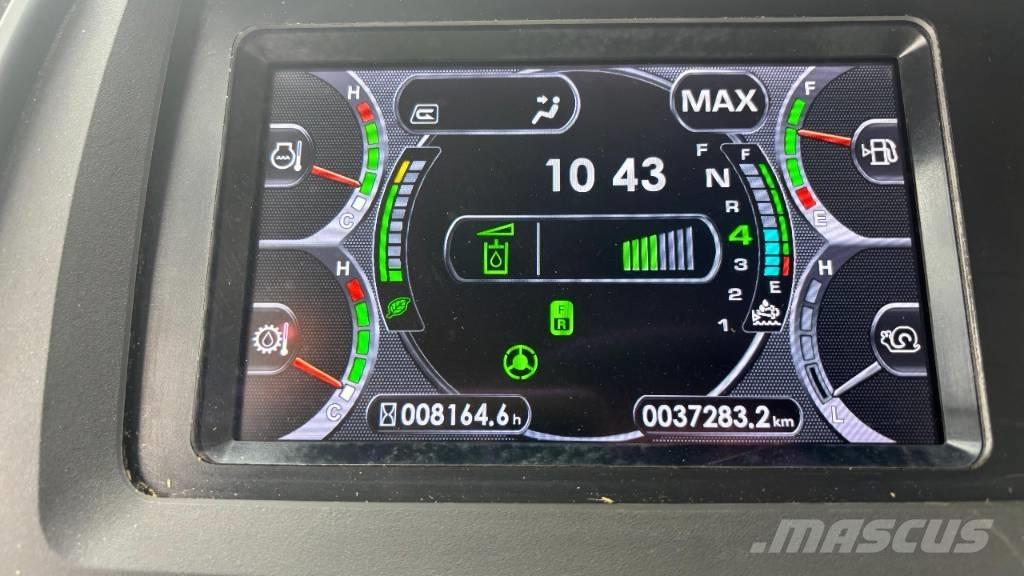 Komatsu WA 320-8 Radlader