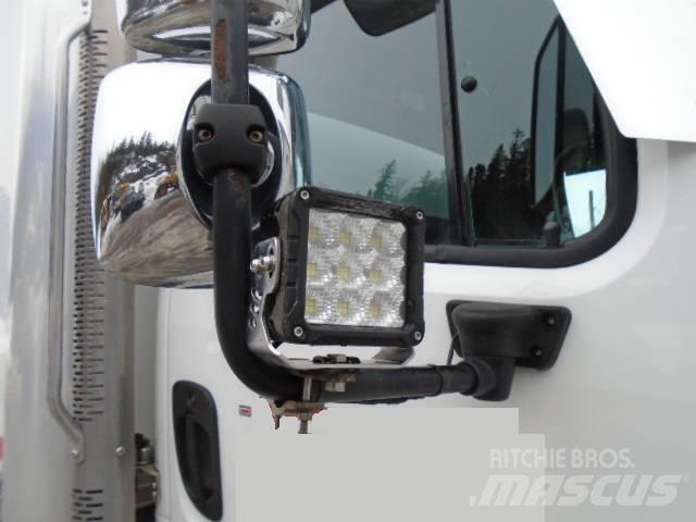 Freightliner M2 106 Kofferaufbau