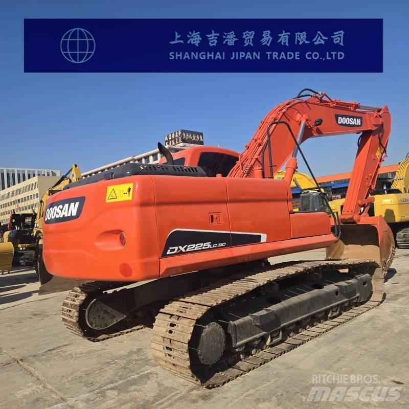 Doosan DX 225 RB Raupenbagger