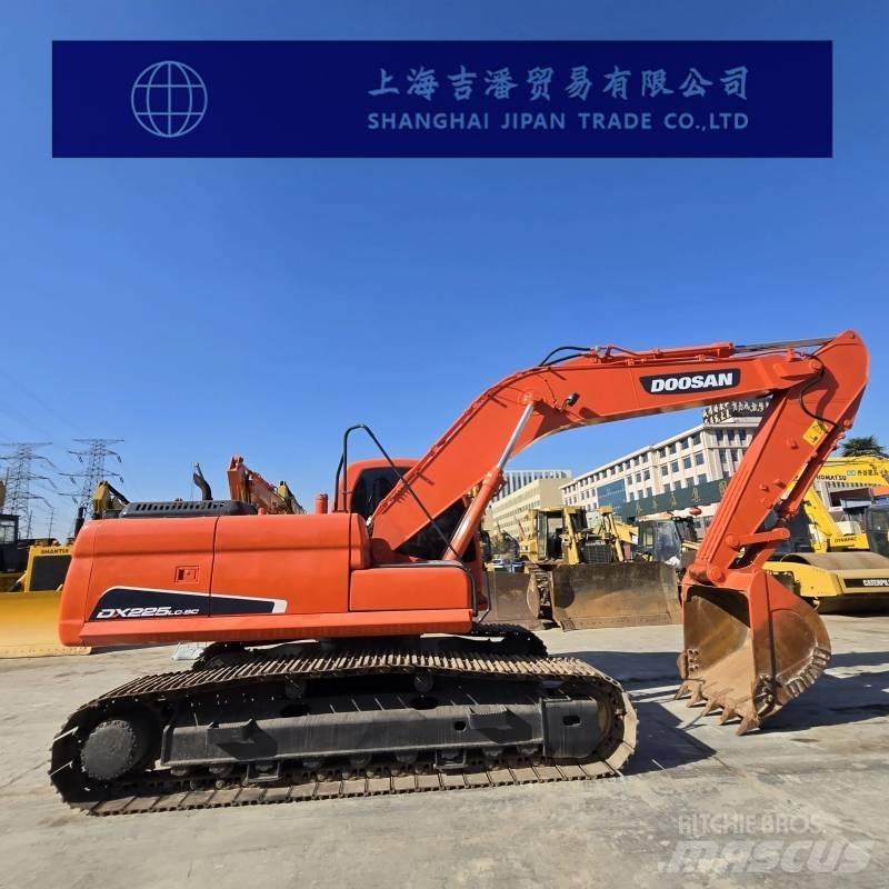 Doosan DX 225 RB Raupenbagger