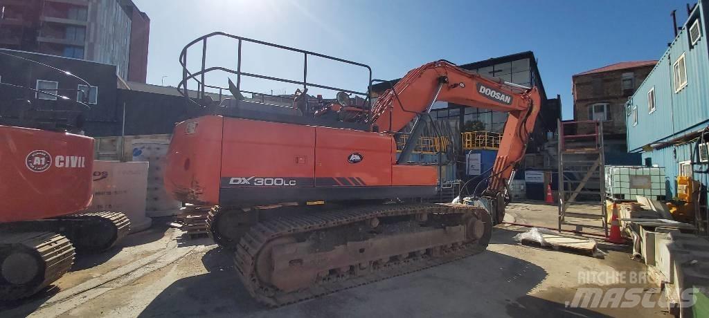 Doosan DX 300 LC Raupenbagger