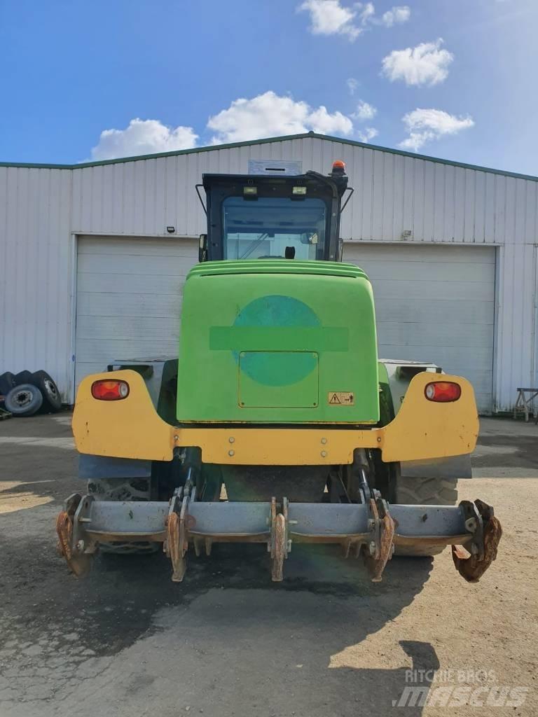 New Holland F 156 A Grader