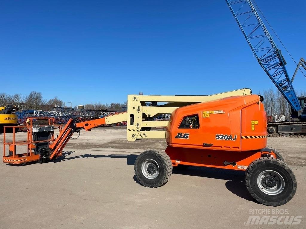 JLG 520 AJ Gelenkteleskoparbeitsbühnen