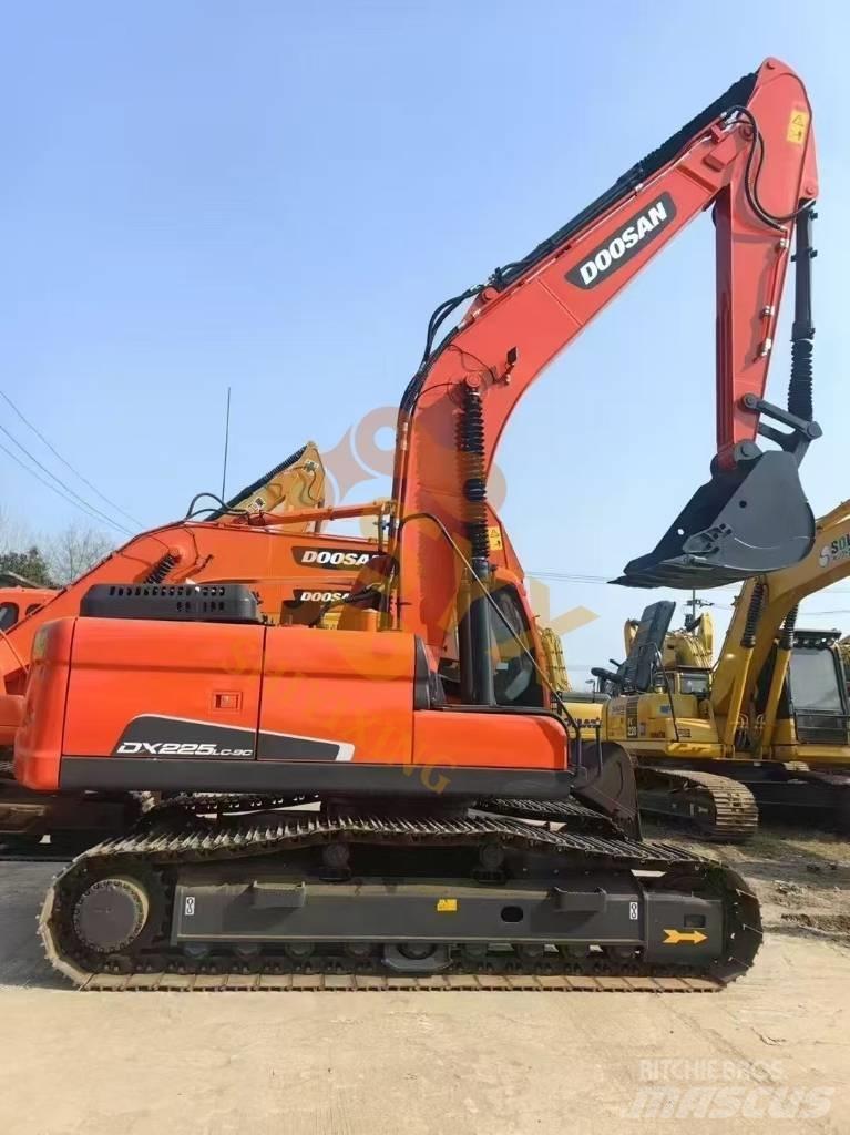 Doosan DX 225 LC Raupenbagger