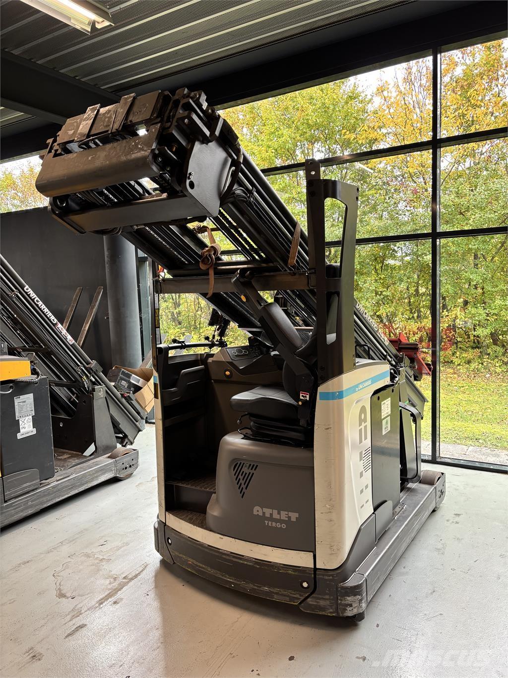 Atlet UHD200 Schubmaststapler