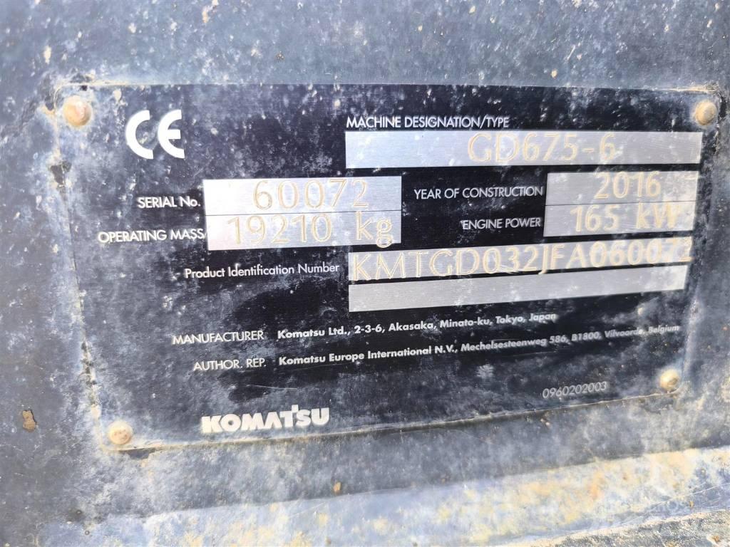 Komatsu GD 675-6 Grader