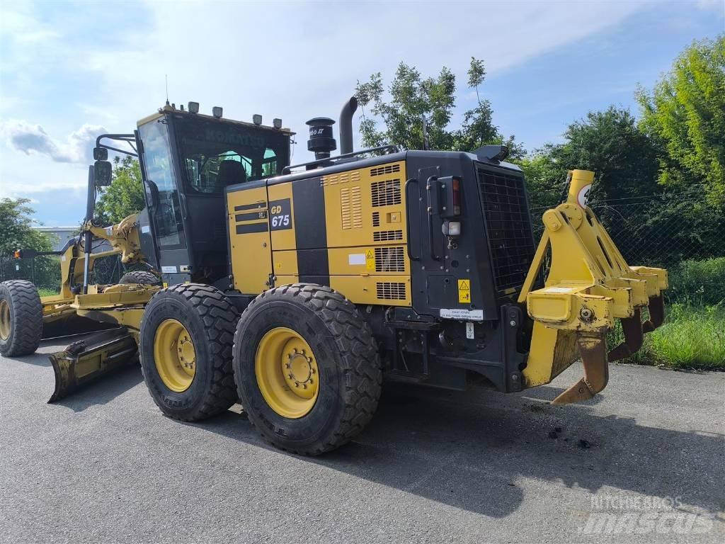 Komatsu GD 675-6 Grader
