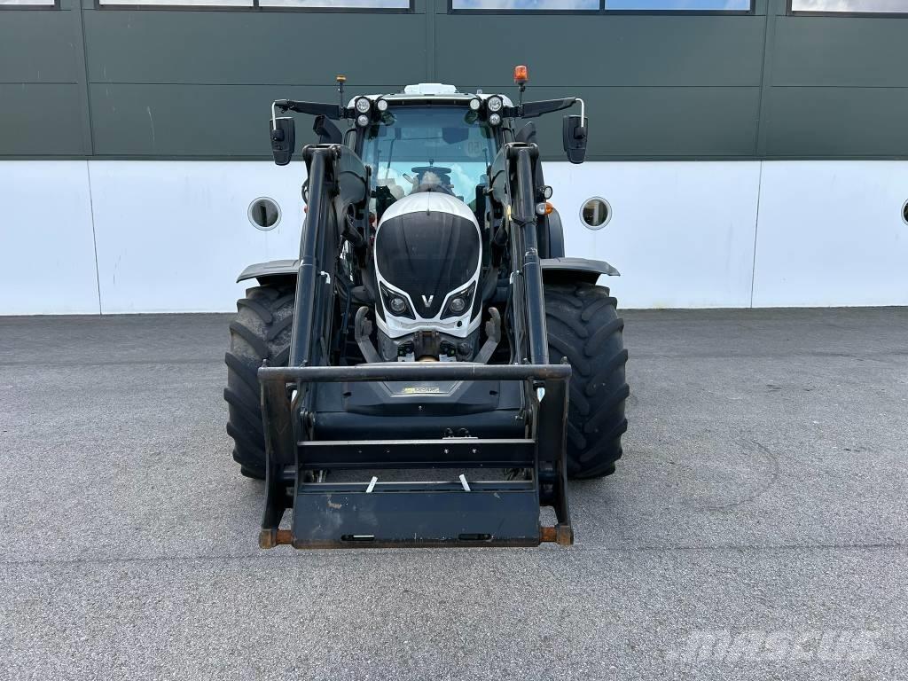Valtra N 174 Traktoren