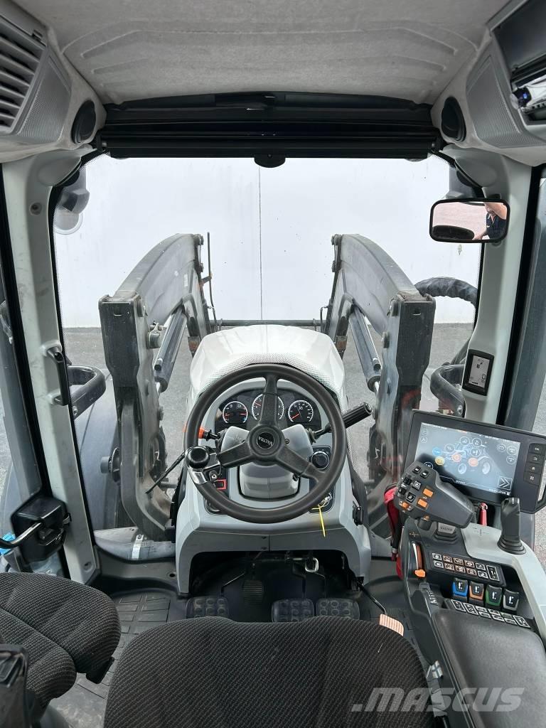 Valtra N 174 Traktoren