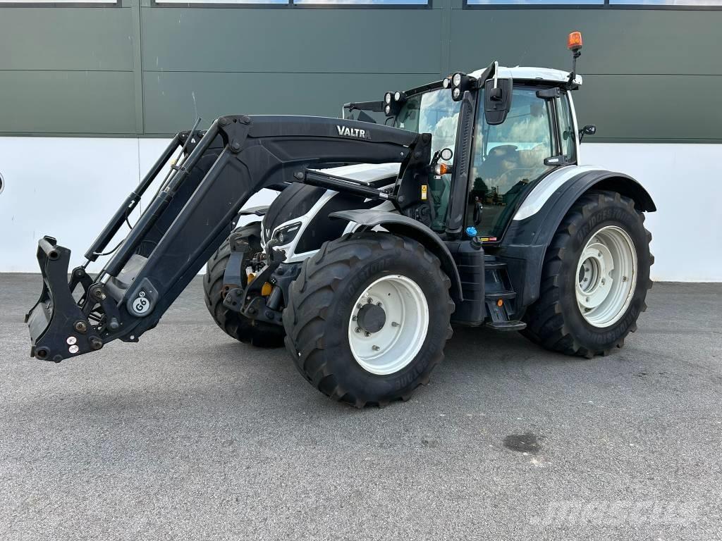 Valtra N 174 Traktoren