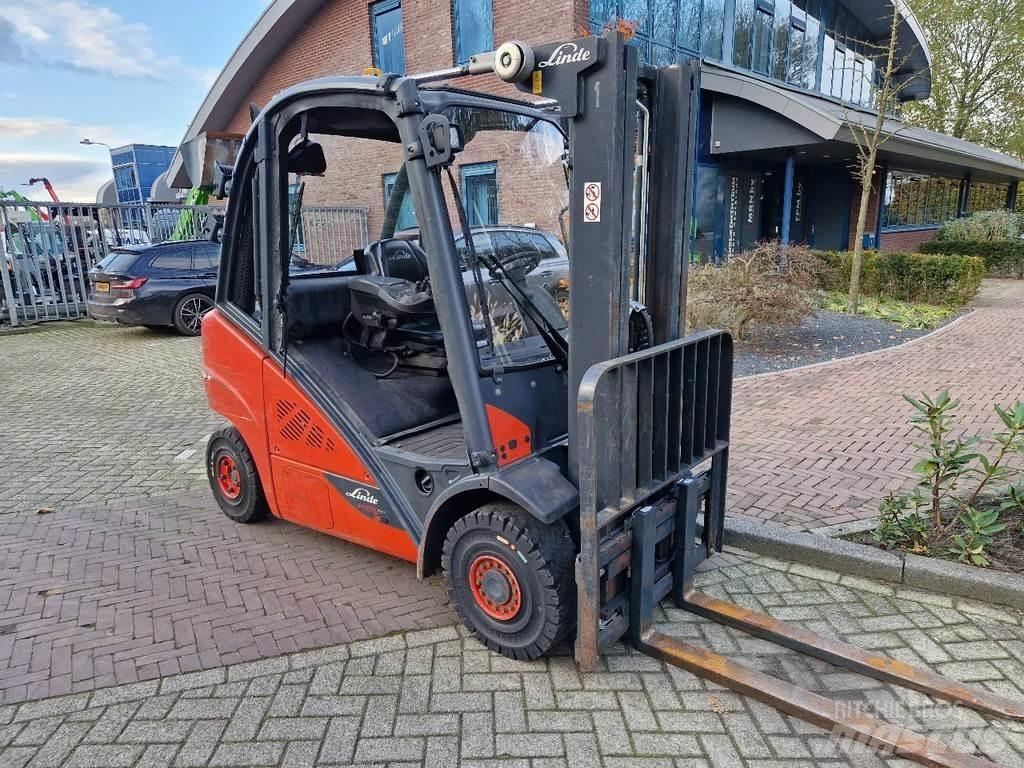 Linde H25D-02 Diesel heftrucks