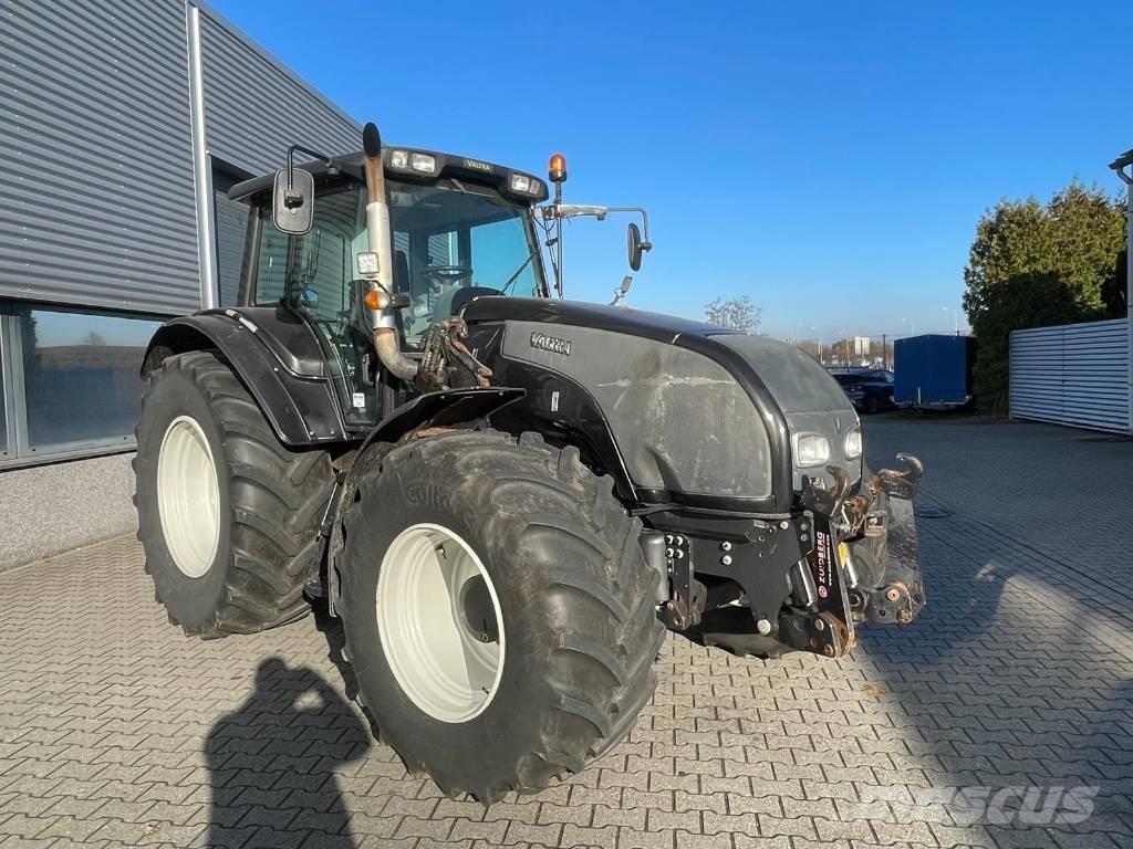 Valtra T151 tractor Traktoren