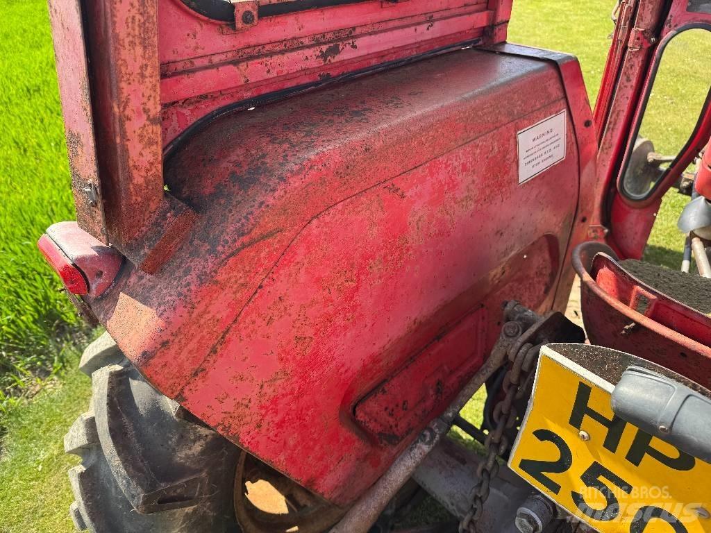 Massey Ferguson 135 Traktoren