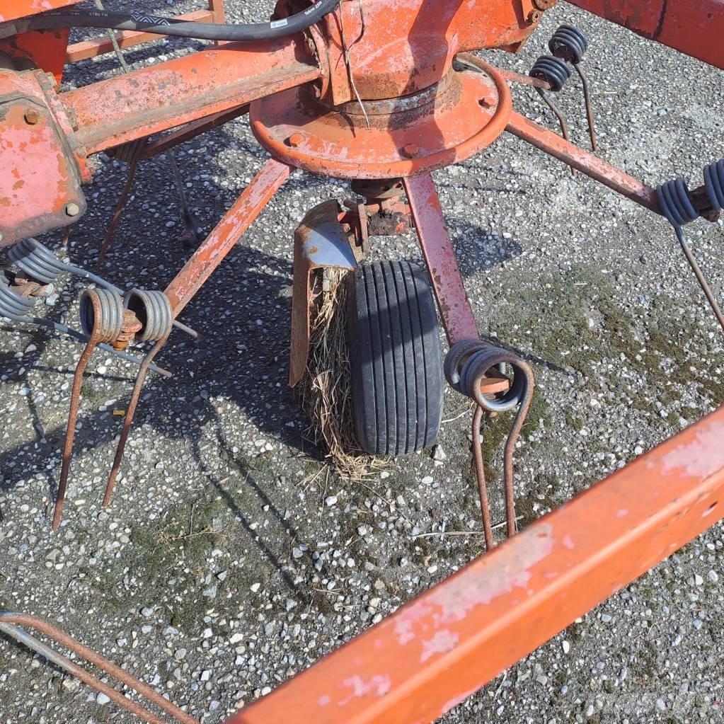 Kuhn GF 6301 M H Kreiselheuer/-wender