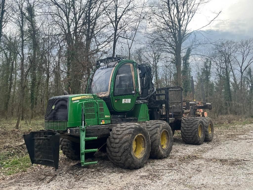 John Deere 1510E Forwarder