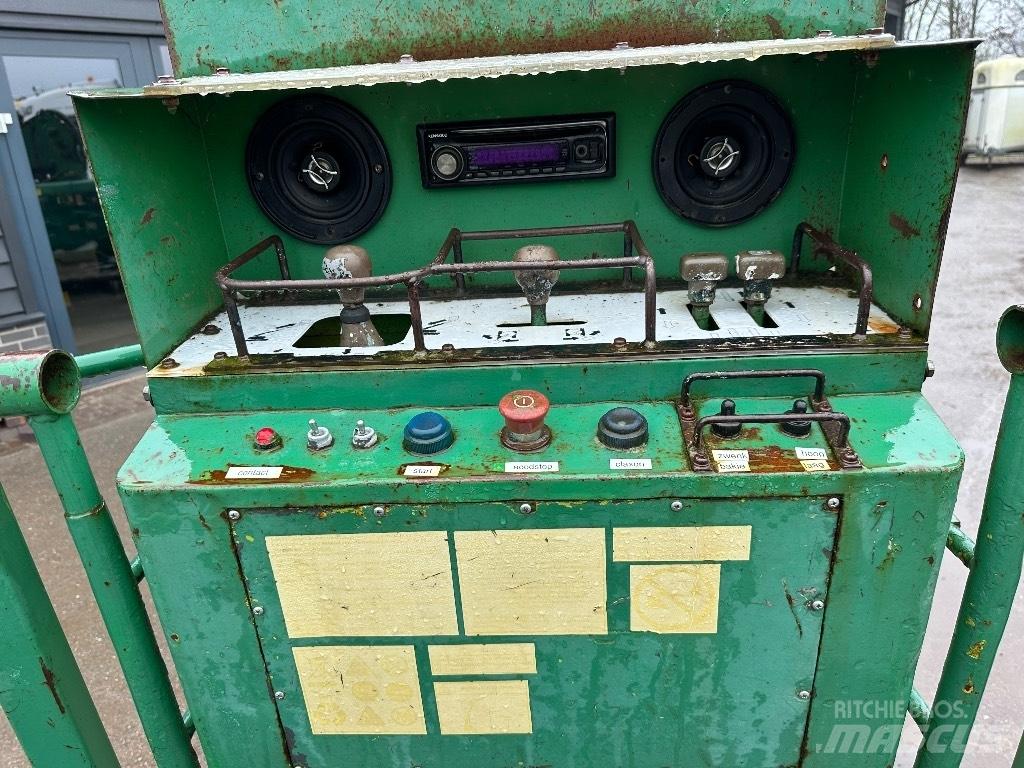 Hitachi HX 99 B Teleskopbühnen