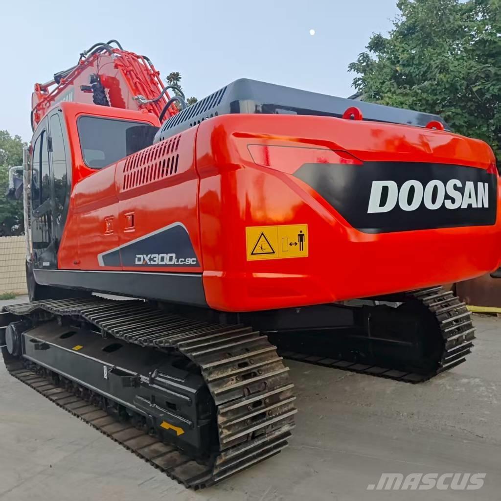 Doosan DX 300 LC Raupenbagger