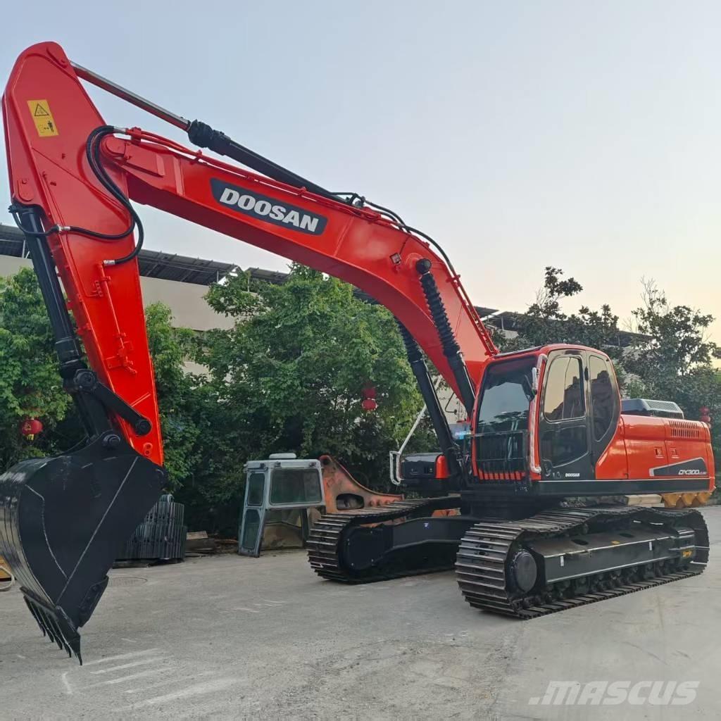 Doosan DX 300 LC Raupenbagger