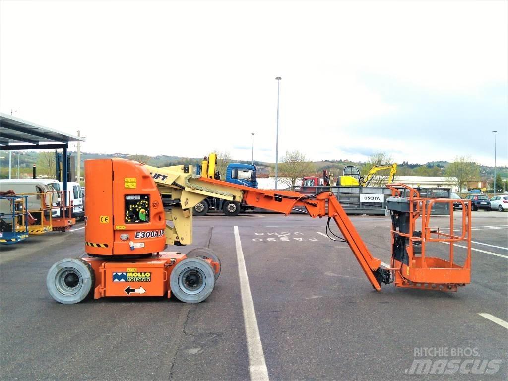 JLG E 300 AJP Gelenkteleskoparbeitsbühnen