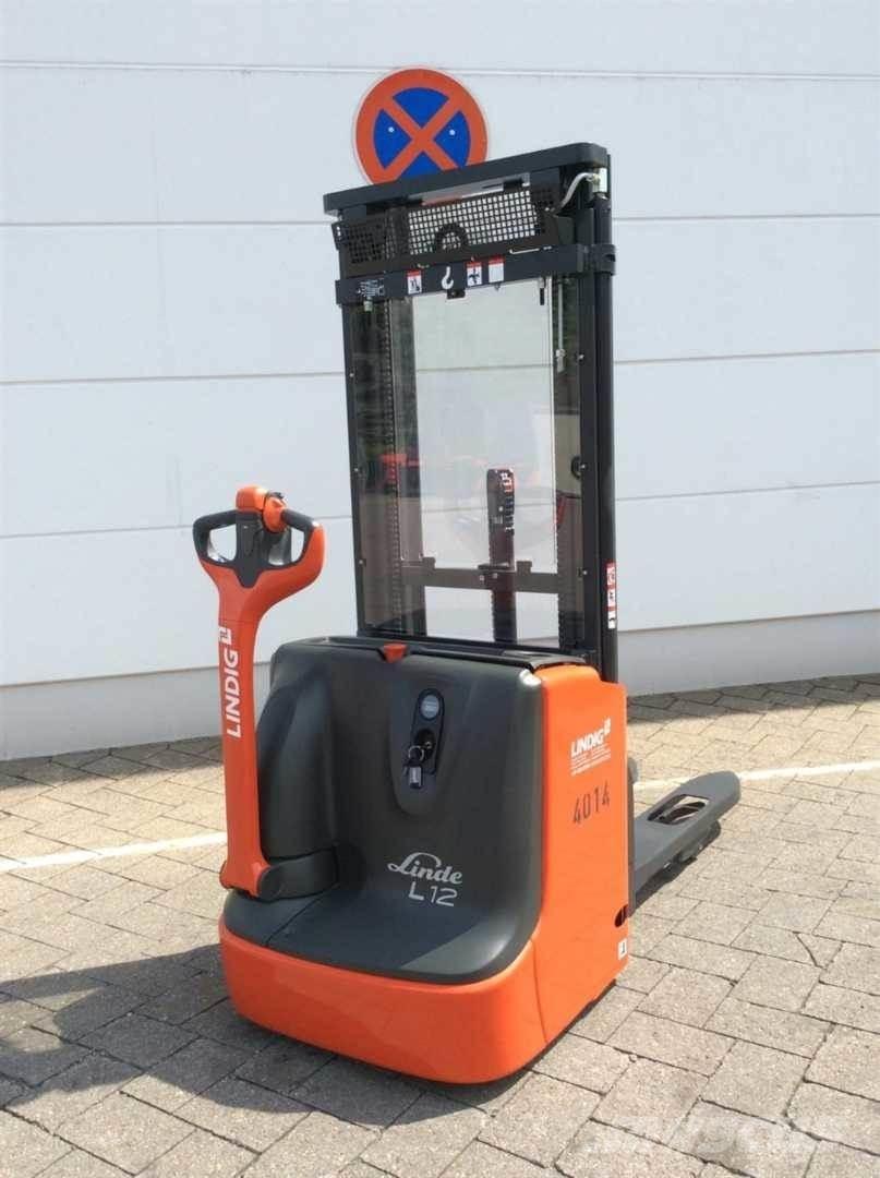 Linde L12I Zelfrijdende stapelaars