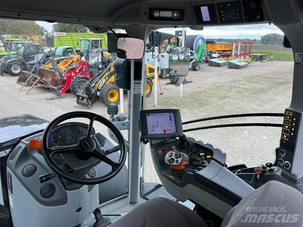 CLAAS Axion 830 Traktoren