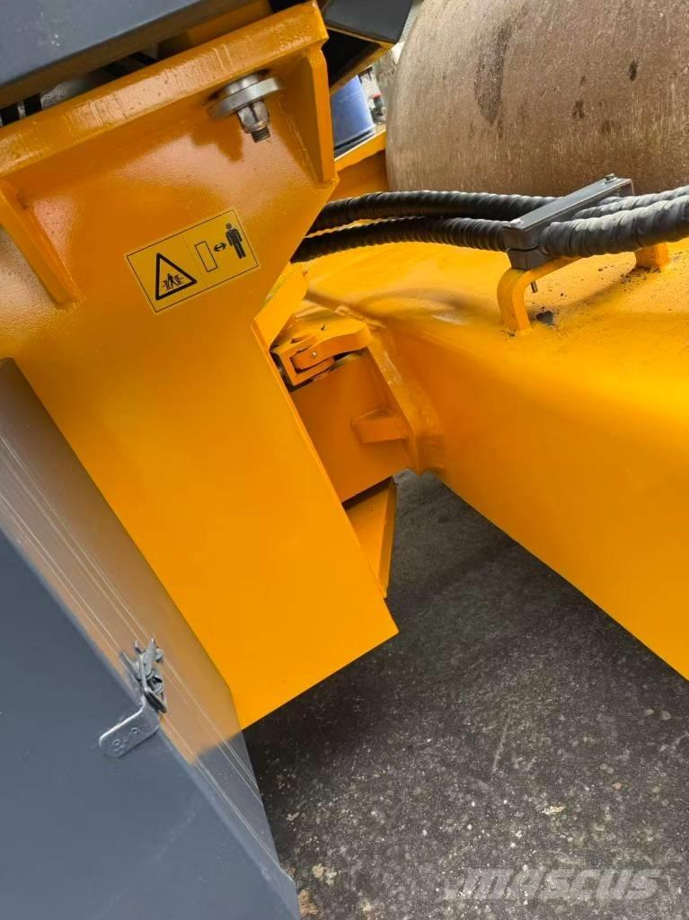 XCMG XS 223 J Walzenzüge