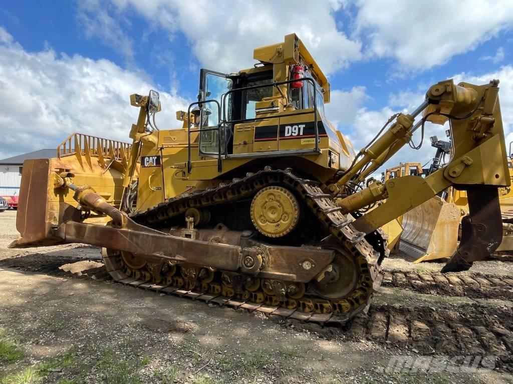 CAT D 9 T Bulldozer