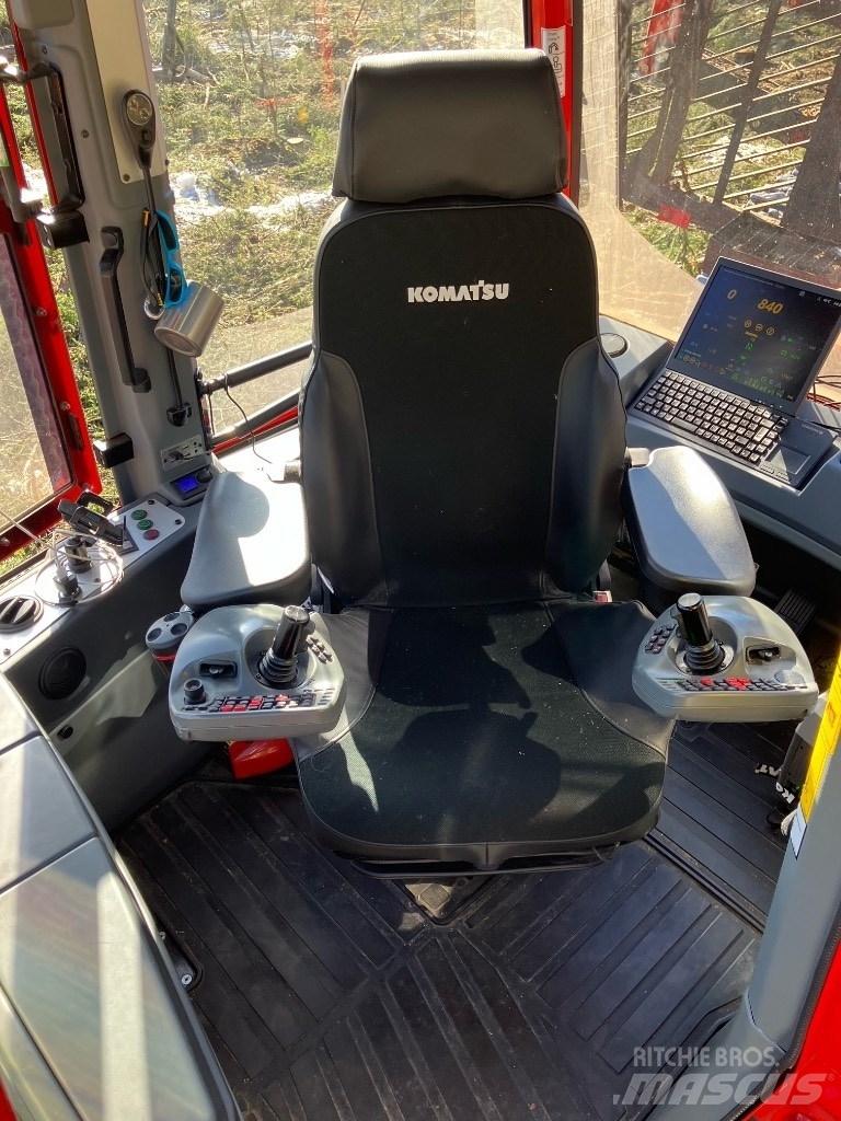 Komatsu 895 Forwarder
