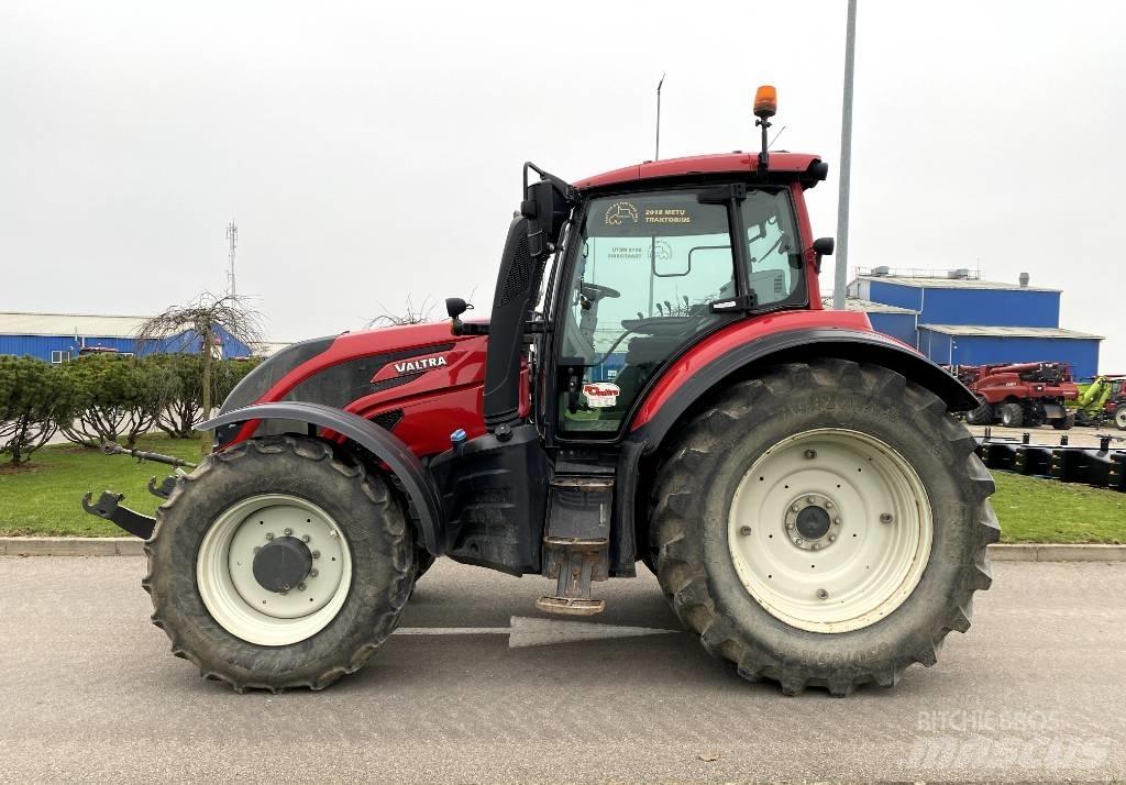 Valtra T 234 A Traktoren