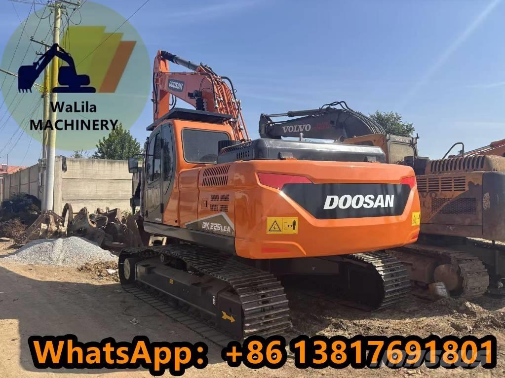 Doosan DX 225 LCA Raupenbagger