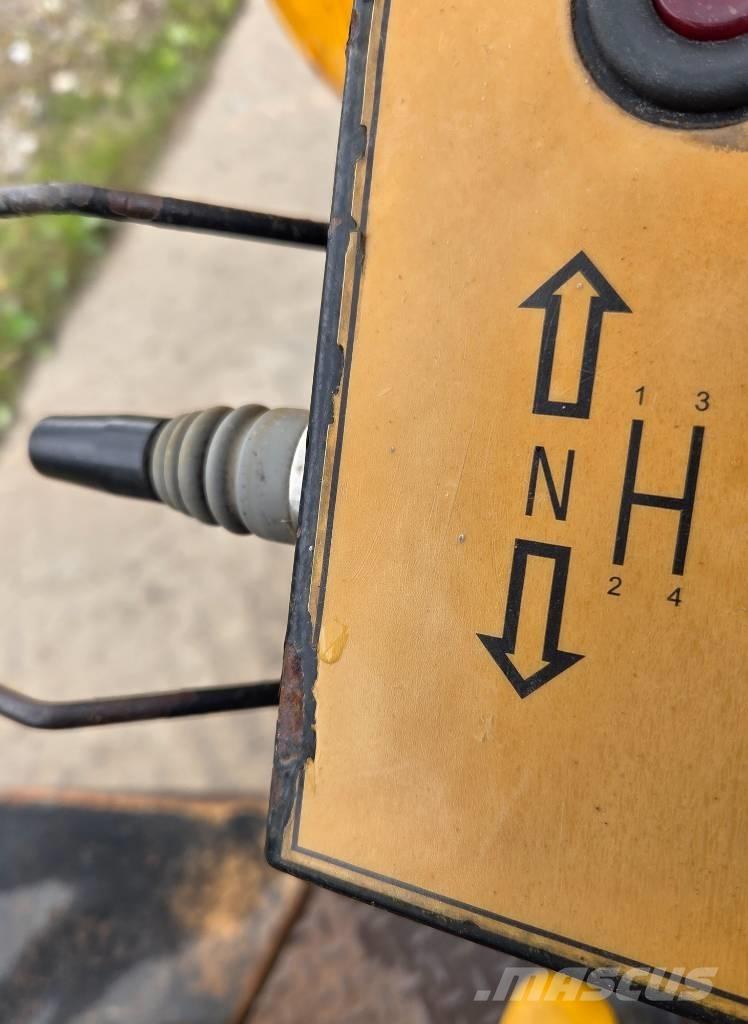 JCB 6 TST Minidumper