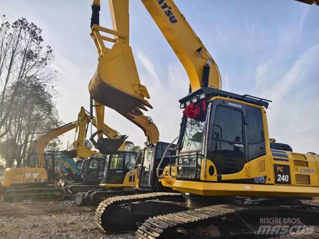 Komatsu PC240-8 Midibagger  7t - 12t