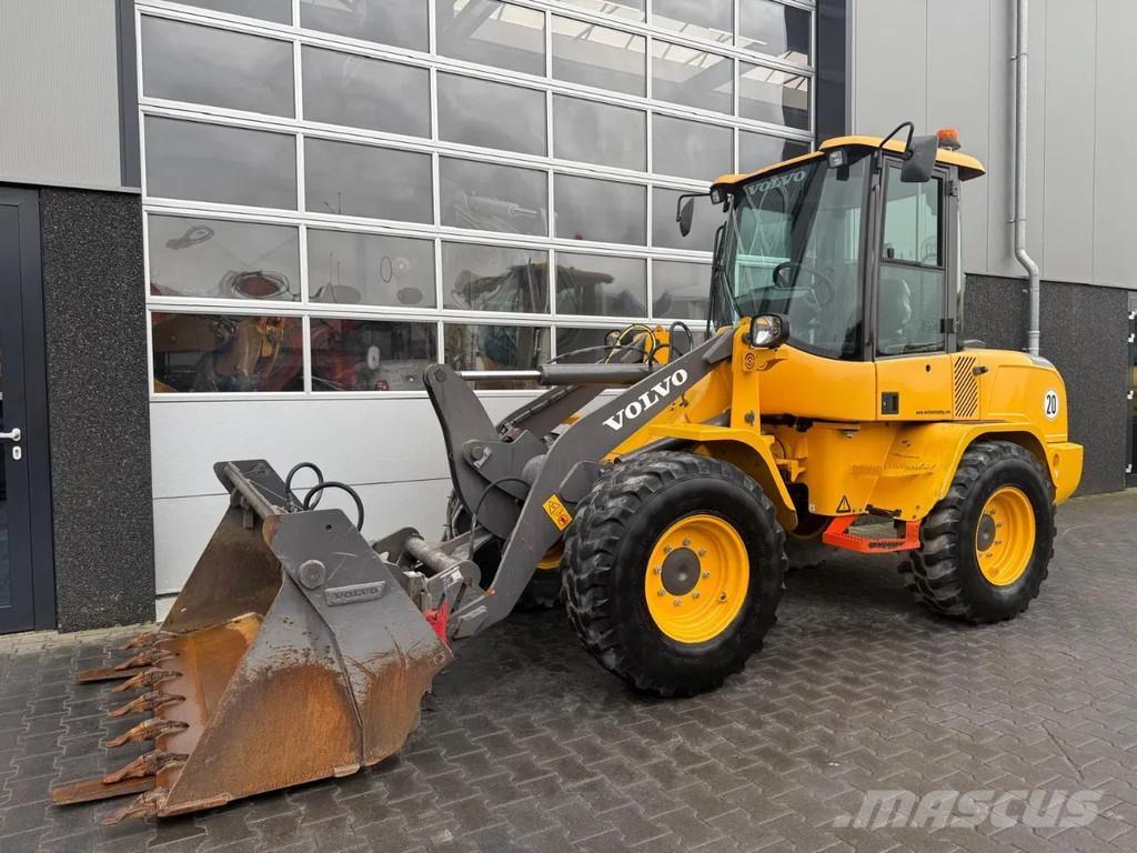 Volvo L30G Radlader