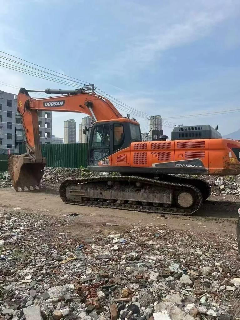 Doosan DX420LC Raupenbagger