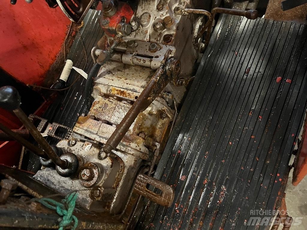 Massey Ferguson 168 Traktoren