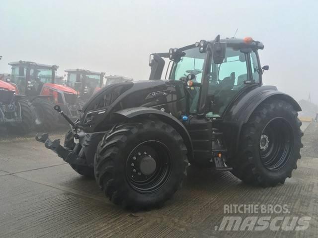 Valtra T234A Traktoren