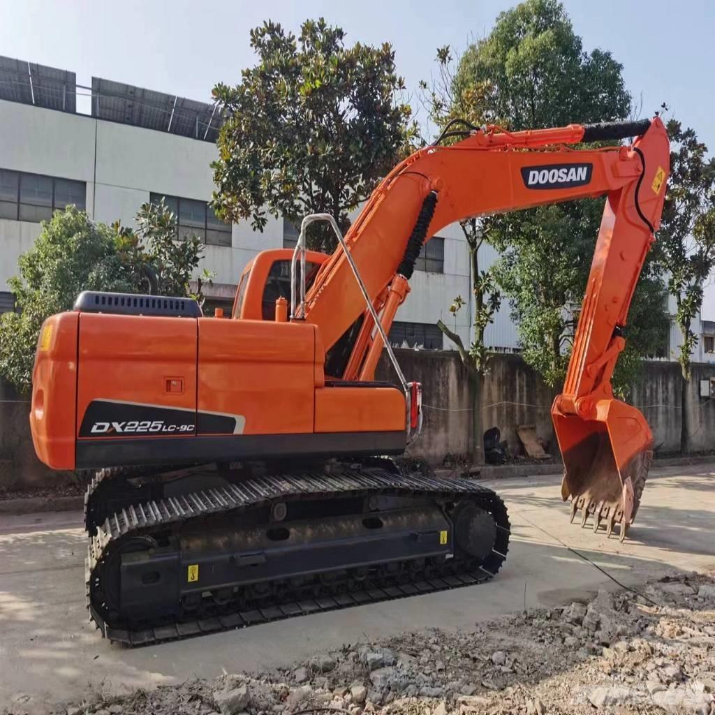 Doosan DX225LC-9C Raupenbagger