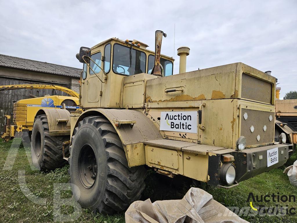  Kirovec K-701 Traktoren