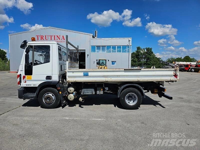 Iveco 80E 18 Pritschenwagen/Pritschenwagen mit Seitenklappe