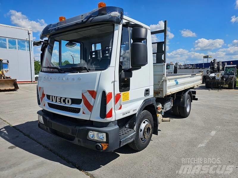 Iveco 80E 18 Pritschenwagen/Pritschenwagen mit Seitenklappe