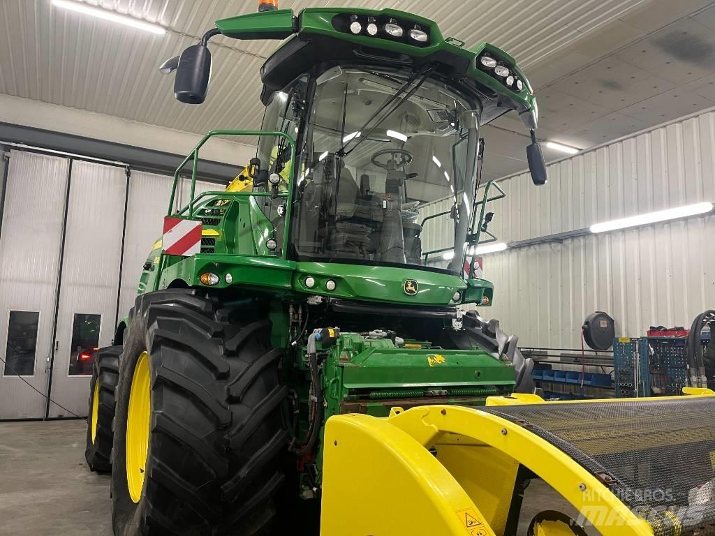 John Deere 8300i Selbstfahrende Häcksler