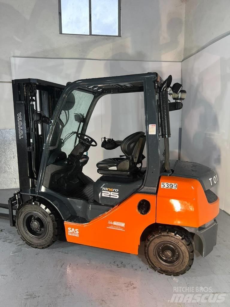 Toyota 02-8 FD F 25 Diesel heftrucks