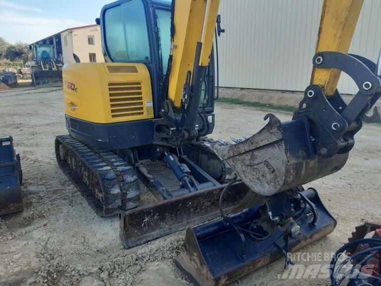 New Holland E 60 C Minibagger < 7t