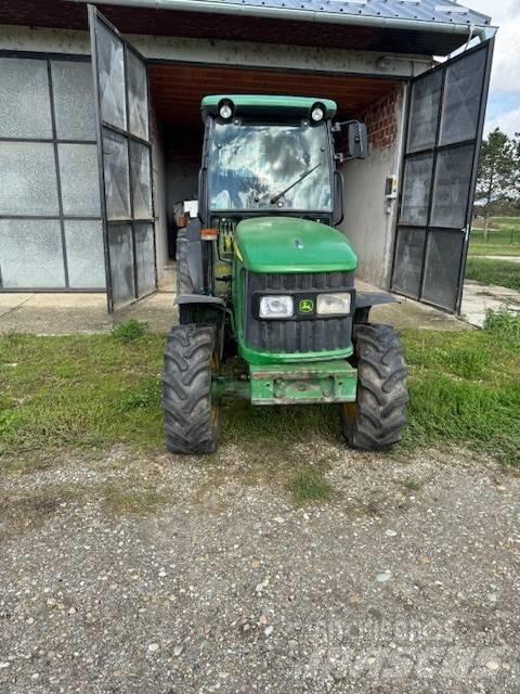 John Deere 5515 F Traktoren